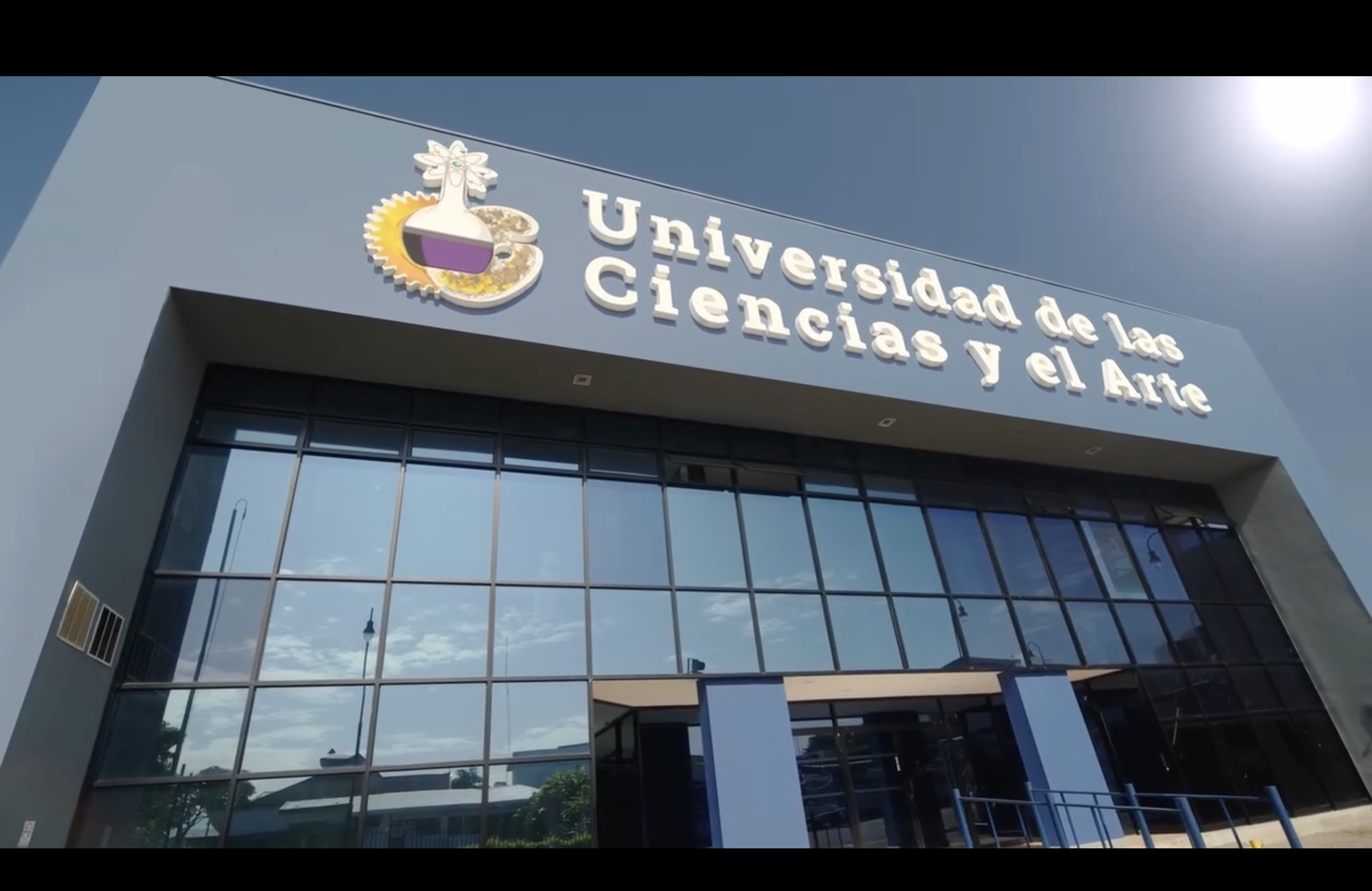 U de las Ciencias y el Arte